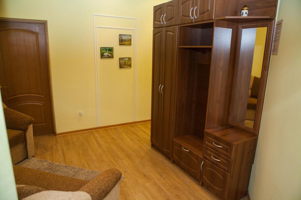 Apartment In 2 Min From Poznyaky Metro Station Kyiv Exterior photo